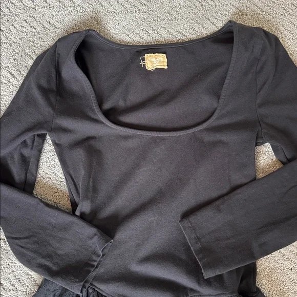 Black Long Sleeve Onda Dress - Picture 2 of 3